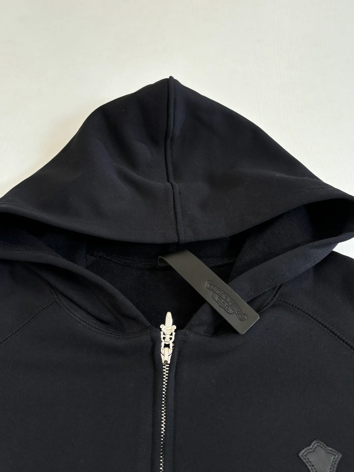 Chrome Heart Ch ， Chrome Hearts Classic ，Black Gray ， ； ， 。 Size：S/M/L